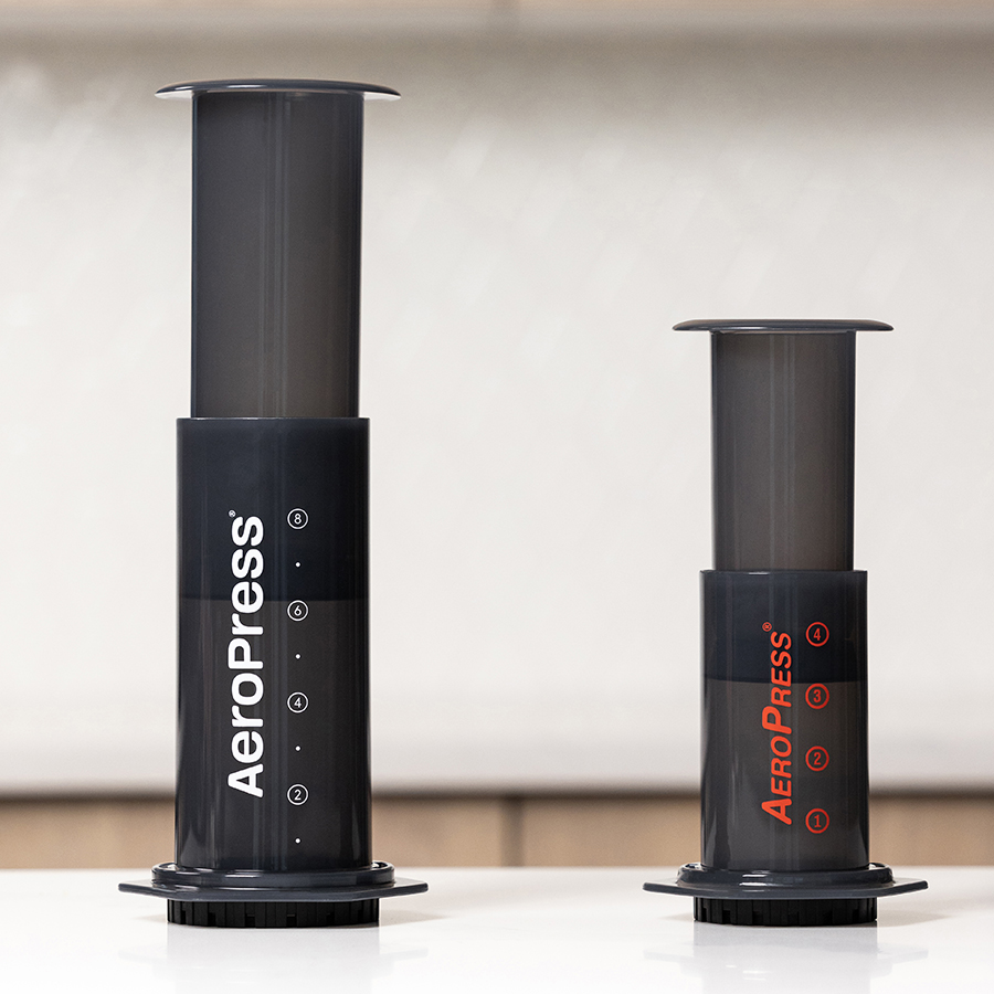 AeroPress® - XL Coffee Press inkl. 100 Filter und Karaffe